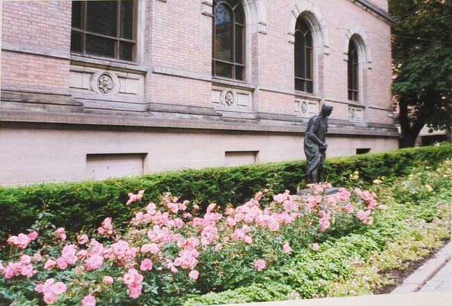 ノルウェーの首都オスロに到着<br />まず国立美術館へ