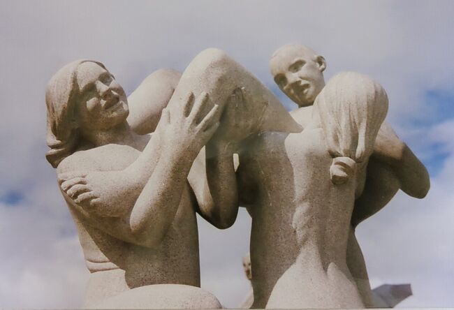 色々な彫刻があります