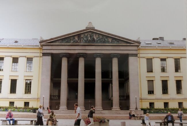 オスロ大学　アウラ講堂