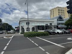 マーケットに行く途中に歩いていたら地元の方からここが美味しいよと教えてもらったThe Chambersにランチに入ることにします。