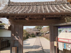 大手門横にある豫章館へ。
立派な武家屋敷です。
