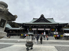 まずはまっすぐ進み本堂でお参り・・今年も1年無事に過ごせますように