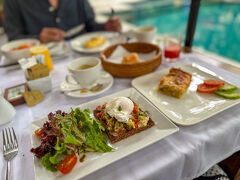 1月4日 土曜 7時

ホテル パビリオンの
なごり惜しい朝食

とうとう帰国ですよ (ﾉД`)

また来たいわ・・ プノンペン