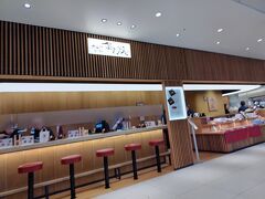 京出汁おいなり釣狐で食べた。今回はおいなり2個食べたが驚いたのはとてもジューシーだということ。