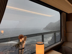 今日は生憎の天気で見通しが効きませんが、余部鉄橋からの日本海の景色は最高です！
