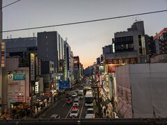 駅ホームからの街並み