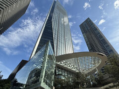 特に目的もなく虎ノ門ヒルズへ
休憩するつもりが、田舎者で小心者の私は敷居が高こうございます～～
サクッと素通りﾃﾞｽ

少し歩くとご婦人二人組が看板を見ながら検索をされていて
気になったので行ってみることに