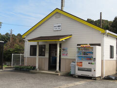 肥前大浦駅。佐賀県に入りました。