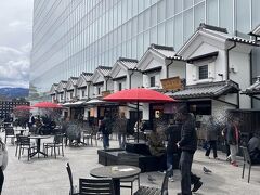 小田急から小田原で乗り換えて熱海に向かいます。乗り換え時間があったので、ミナカ小田原に立ち寄りました。