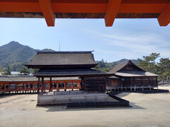 嚴島神社の回廊から撮った舞台