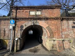 ねじりまんぽ。
