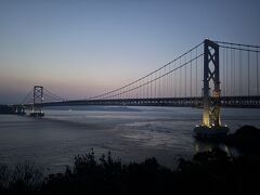 少し歩いて孫崎展望台に到着。少しずつですが空が明るくなってきましたね。