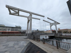 跳ね橋、動くところを見てみたかった・・・