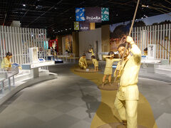 　70分の現地ガイドのあとは、三内丸山遺跡センターにある「さんまるミュージアム」で出土品の見学