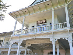 松江神社に隣接する「興雲閣」。
明治36年に松江市が松江市工芸品陳列所として建てた建物だそうです。
次に行く島根県立美術館の見学時間を考慮して、外部だけ撮影して移動しました。
