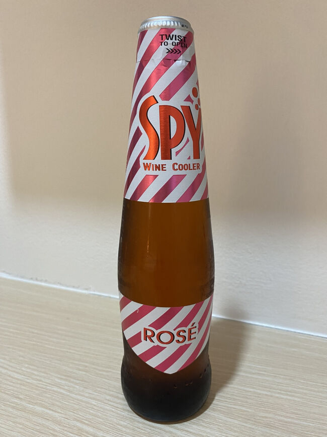 今日もなんやかんやで一日が終わりました。<br /><br />今夜は昨日買ったSPYのROSEを飲んで寝ます。<br />ROSEは昨日飲んだREDよりも味が薄めでした。<br /><br />明日はチュラロンコン大学方面へ、またまた美味しいものを食べに行きまーす！<br /><br />今日もありがとうございました。<br />おやすみなさい！<br /><br />～3日目に続く～