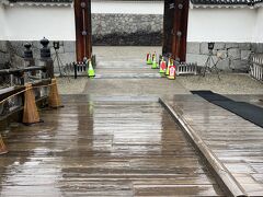 東門から霞城公園へ