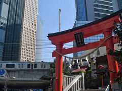 11:24　くぐると日比谷神社が・・・参拝者はインバウンド観光？？？