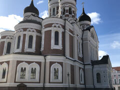 【アレクサンドルネフスキー大聖堂】
この大聖堂は多くのエストニア人からロシア支配を想起させるものとして嫌われている、エストニア当局は大聖堂の破壊を1924年に計画した事もあった、とWikipediaさん。