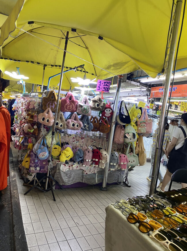 バッグも可愛いね～！<br /><br />1個で129バーツ、<br />3個で300バーツらしいです。