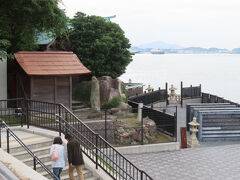 たぶん大昔に海を渡る際の安全を祈願したお社なんだろうな。
和布刈神社というそうだが、さすがに「めかり」とは読めない。