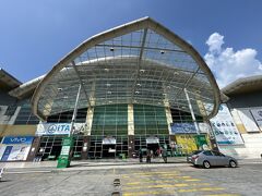 ホテルで荷物をパッキングして、10時頃チェックアウト。
バスターミナル、Bus terminal Amanjaya IPOHへ。
grabを呼ぼうとしていたらホテルにいたドライバーさんが同じ値段で行ってくれるとの事。現金がないと言うと途中でATMにも寄ってくれました。12RM。