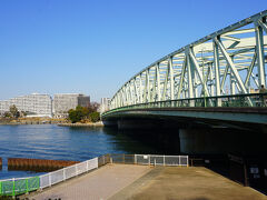 ●相生橋＠石川島公園から

相生橋を渡り、石川島公園にやって来ました。