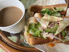 研究所の帰りにホリエsandでサンドウィッチを購入してお昼です