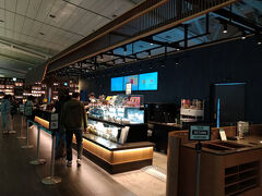 STARBUCKS BOOK CAFE

一番くつろげる場所でした
次回からはここで時間を潰そう