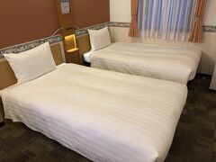 そしてまた来た今度は一泊。
前回とほぼ寸分違わぬ部屋。
同じホテルだから当たり前か！