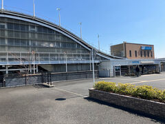 撮影地点のはるひ野駅に到着。
小田急の駅で一番新しい。多摩線は21世紀になって開発が進むエリアが多いが、撮影ポイントはあちこちにある。