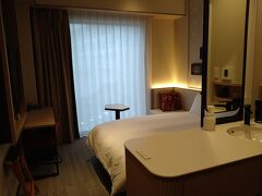 洗面とトイレ、シャワーブース独立で快適。

チェックイン時にシニア4人組とかち合ってちょっと時間かかった…代表者で手続きしておくれよ…
