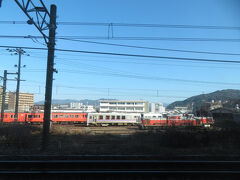 2025.02.25　下関ゆき特急Westexpress銀河車内
再び西へとコマを進める。ＤＤ５１や気動車群が見えると小郡だ。