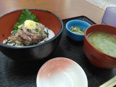 すぐ近くの朝ごはんをやってる食堂に行ってきました。美味しかったです。
