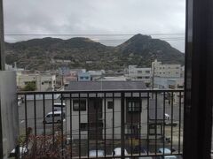 え、でも景色は寝姿山がド真ん前に見えて、ぜんぜんいいじゃん。
あの口コミ見て、まじでやめようかと思ったほどだったので…