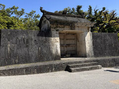 世界遺産の園比屋武御嶽石門