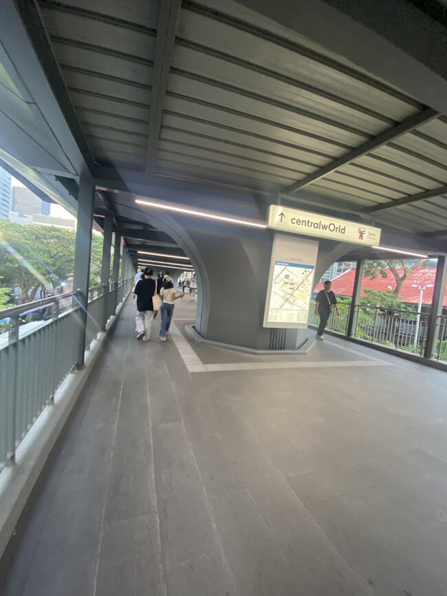 サイアムパラゴンを出て、セントラルワールドに向かいます。