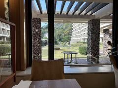 レストラン　メレシーで朝食