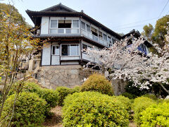 大正10年の建築で登録有形文化財のみはらし亭。ゲストハウスとして営業しています。