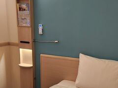 さんちかの出口からすぐの東横ＩＮＮ神戸三宮市役所前です
ベッドが窓際になかったので寒くなく良かったです

