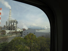 飛行機の機内アナウンスでは
聞いたことがあるが
　
新幹線で聞くのは初めてだな
　
これも サービスの一環か
　