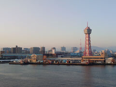 ぐっすり寝ました、目覚めると既に博多港国際ターミナルに着いています。