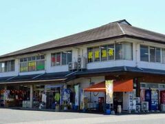 武雄温泉物産館