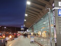 具合も悪かったのですが、そとに出るとまだ暗い朝、寒いけど気持ちいい。