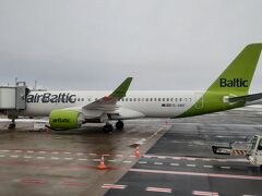 タリン空港に到着しました。
エア・バルティック見たら、バルト三国に来た～と実感しました。