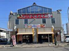 歩いて自由市場まで来ました。
