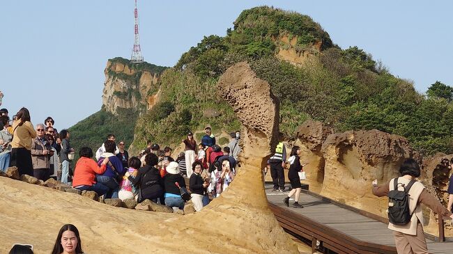 クリーンズヘッド（女王の頭）、ガイドマップよりも風化していました。<br />ここだけ一緒に写真を撮ろうとしている人が長蛇の列でした。<br />ベストポジションでの割り込んでの撮影はできません。みなさま、きちんと並んでいました。<br />私は、時間がないので横から撮影。<br />近いうちに崩れそうな感じです。<br />見たい方は早めに訪問しましょう。