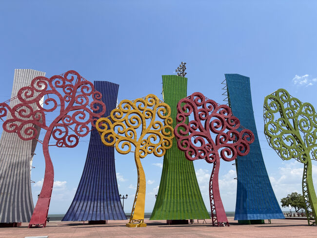 ニカラグアは決して裕福な国ではないので、その費用を国民のために使ったらいいのに、と誰でも思います。