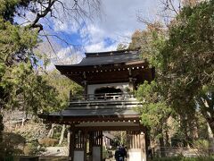 浄智寺の特徴的な門です。
