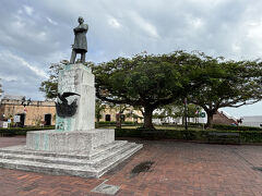 フランス広場へ到着。